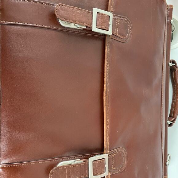 McKlein Vintage Leather Messenger/Laptop Computer Bag - Picture 8 of 15